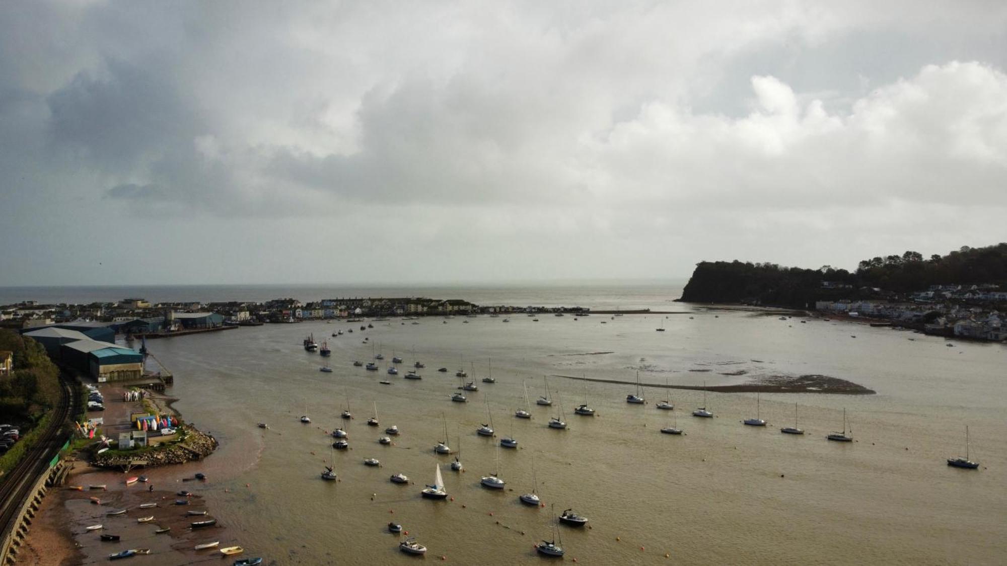 Holiday home Historic 'old Toll House' Shaldon Bridge *