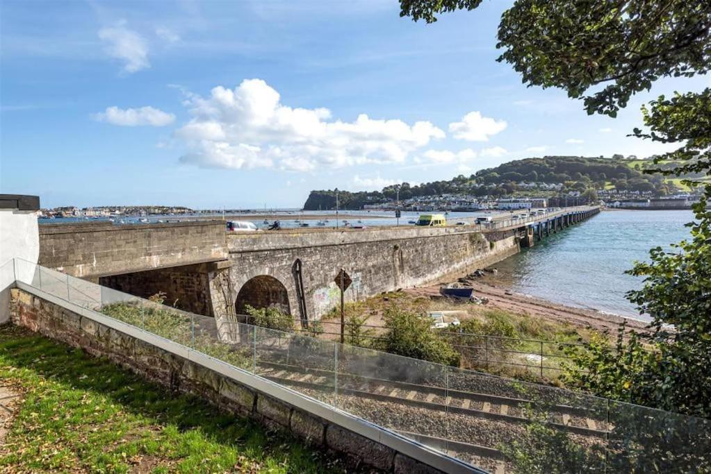 Holiday home Historic 'old Toll House' Shaldon Bridge *