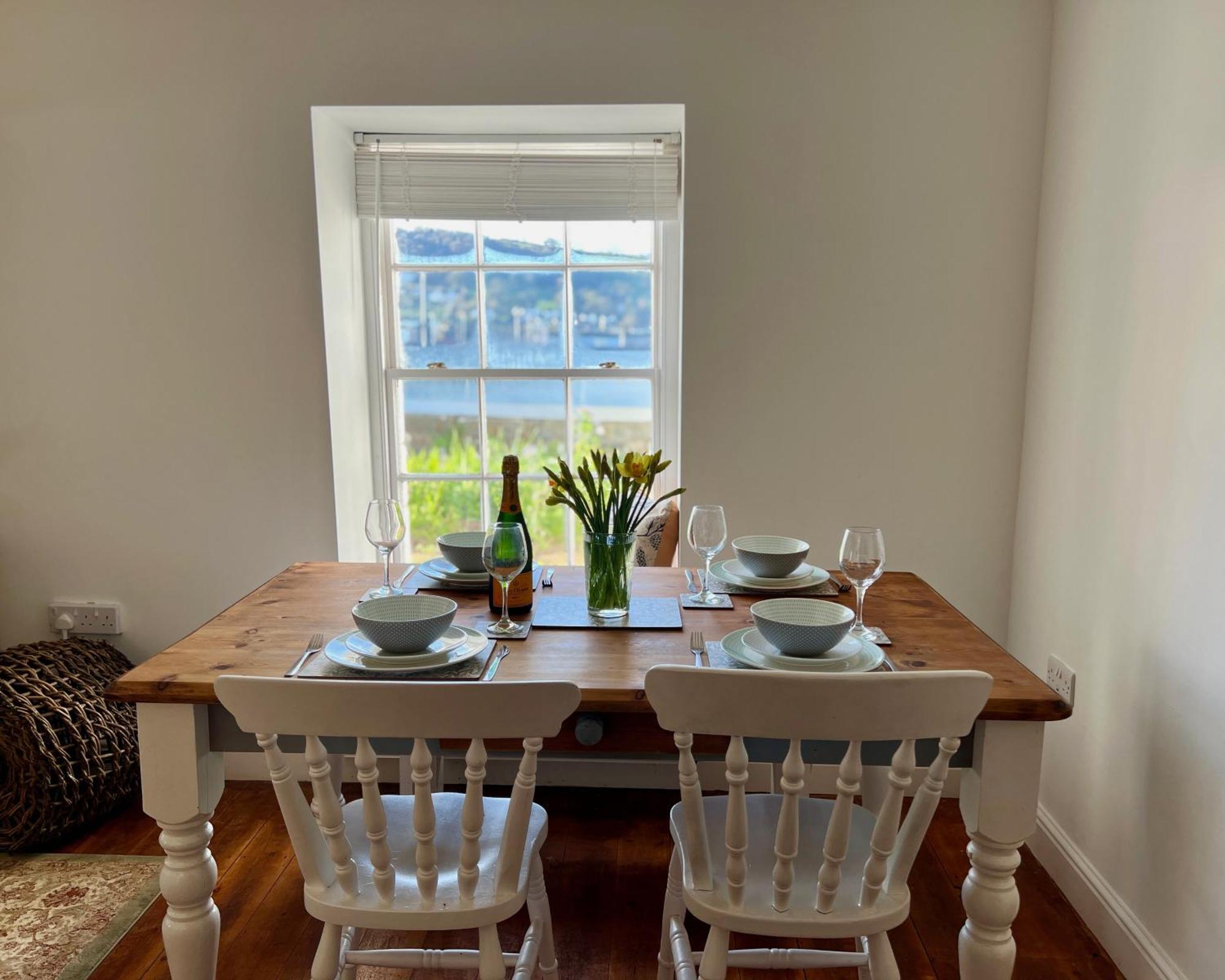 Holiday home Historic 'old Toll House' Shaldon Bridge *